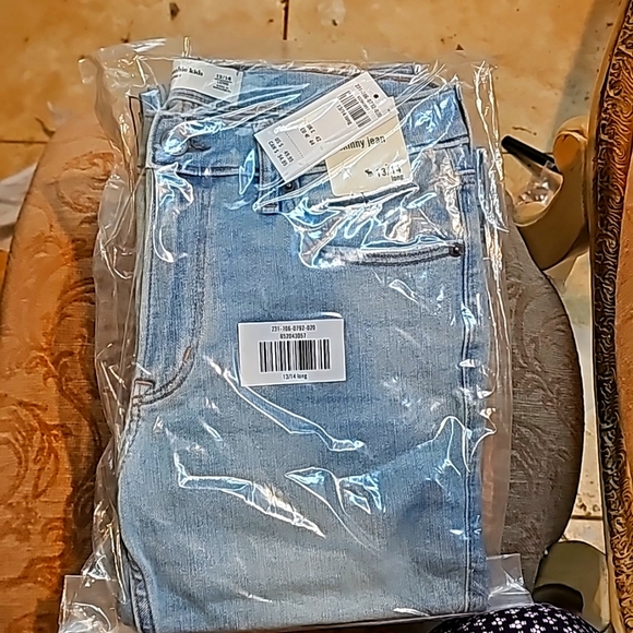 Abercrombie kids jeans size 13/14 lot of 5 1 new in package 4 used once